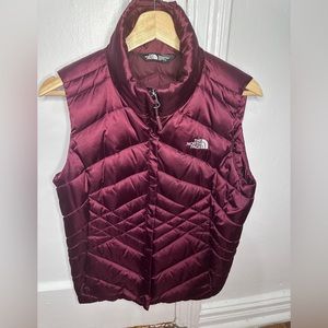 The North Face 550 Goose Down Vest Sz small Quilted  Puffer Wine Red Womens